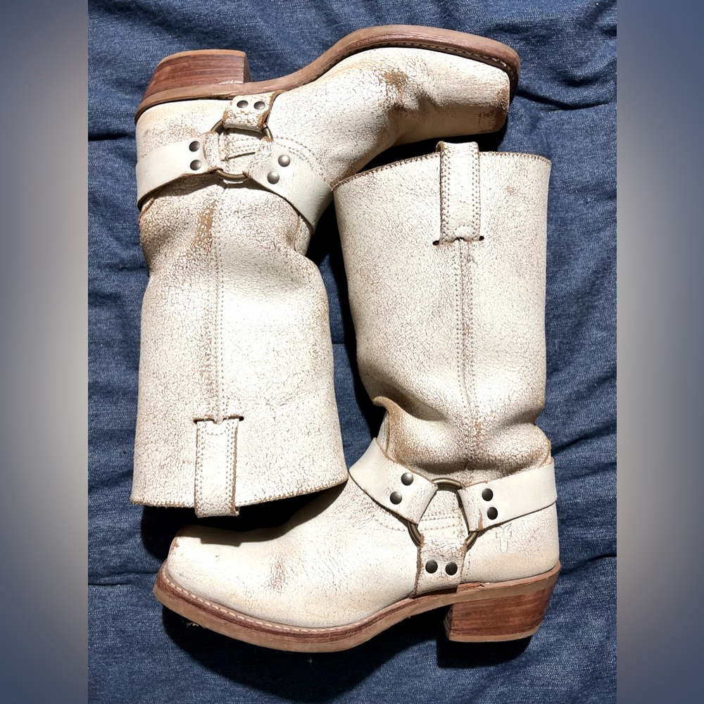FRYE 12R Harness Crackle White Leather Boots